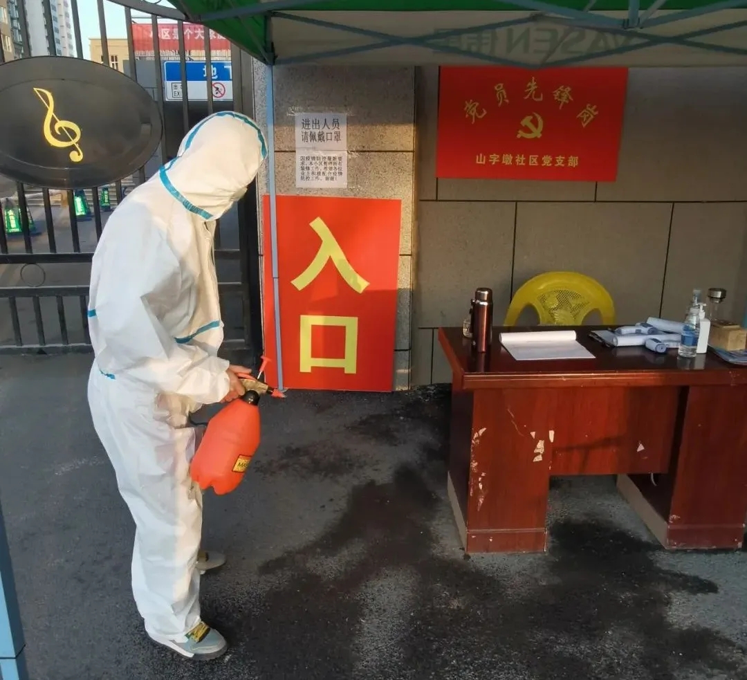 用最美“中国红”守护“康健绿” 抗疫一线AB娱乐在行动！-兰州新区AB娱乐集团门户网站