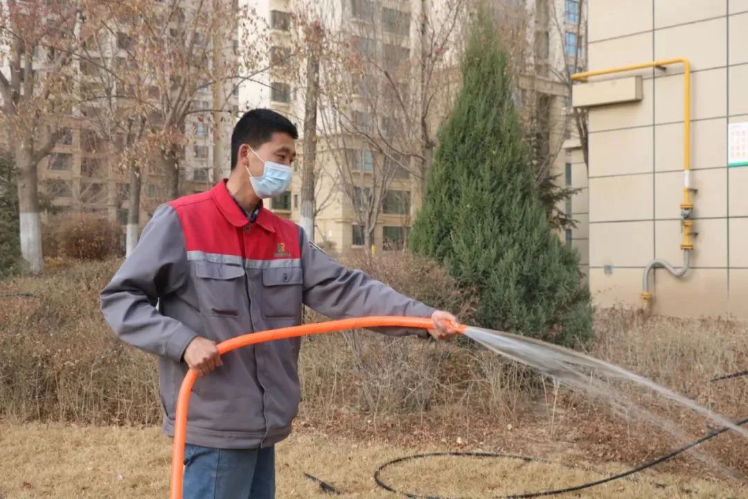 瑞岭物业开展绿化养护 打造宜居情形-兰州新区AB娱乐集团门户网站