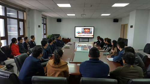 新区AB娱乐集团组织党员干部员工集中寓目十九大开幕会-兰州新区AB娱乐集团门户网站