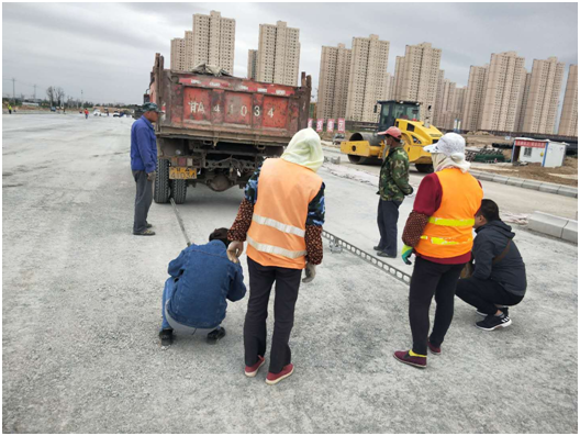 新区经二十七路（纬三十二路—北快速路） 蹊径工程水稳碎石下层顺遂通过验收-兰州新区AB娱乐集团门户网站
