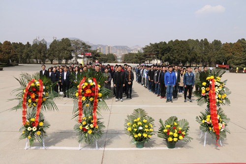 新区AB娱乐集团开展“思念革命英烈?追寻初心来路”义士陵园祭扫主题党团日活动-兰州新区AB娱乐集团门户网站