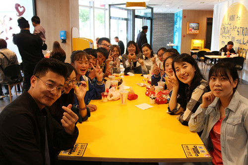 新区AB娱乐集团开展庆“六一”关爱留守儿童助力脱贫攻坚帮扶活动-兰州新区AB娱乐集团门户网站