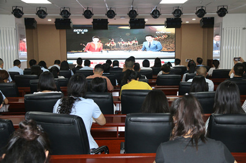 新区AB娱乐集团组织寓目《壮丽70年 奋斗新时代---共和国生长成绩巡礼 甘肃篇》-兰州新区AB娱乐集团门户网站