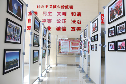 新区AB娱乐集团举行“聚焦新区生长  绽放AB娱乐风范”摄影展-兰州新区AB娱乐集团门户网站