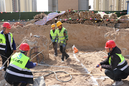 坚守岗位过“五一”  新区AB娱乐集团项目建设开足马力一直歇-兰州新区AB娱乐集团门户网站