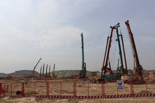 坚守岗位过“五一”  新区AB娱乐集团项目建设开足马力一直歇-兰州新区AB娱乐集团门户网站