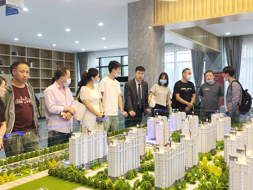 兰州新区AB娱乐集团坚定不移承接灾后重修使命  有用包管移民安顿住房供应-兰州新区AB娱乐集团门户网站